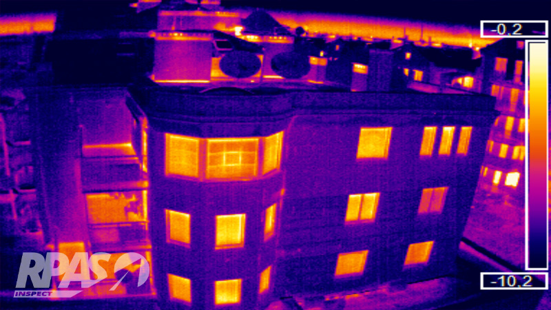 Badanie termowiyjne elewacji oraz poszycia dachu budynku wielorodzinnego - RPAS HUB - RPASinspect